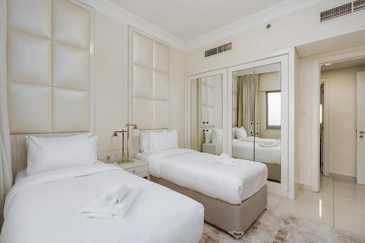 Luxe 2-Br Sanctuary In Downtown With Pool And Gym Apartment Dubai 0*,