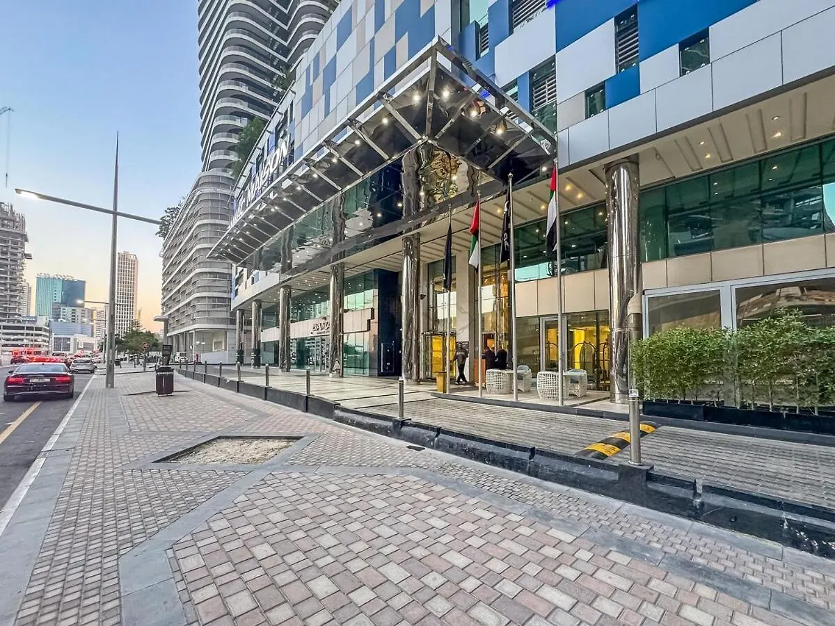 Luxe 2-Br Sanctuary In Downtown With Pool And Gym Apartment Dubai