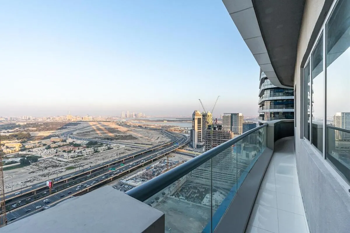 Luxe 2-Br Sanctuary In Downtown With Pool And Gym Apartment Dubai 0*,